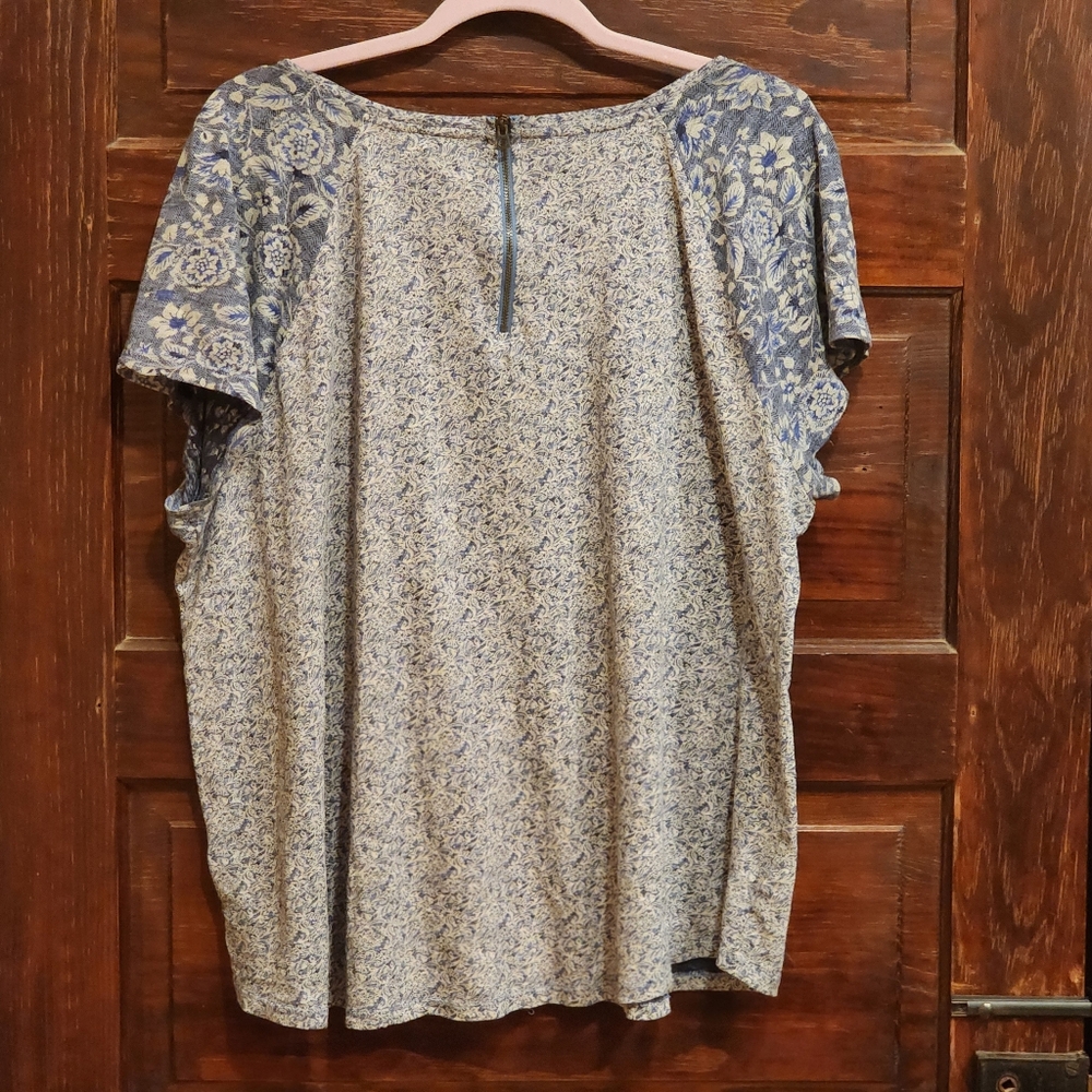 Lucky Brand Boho Blue Floral Tee Denim Colored 2X EUC - Picture 5 of 14